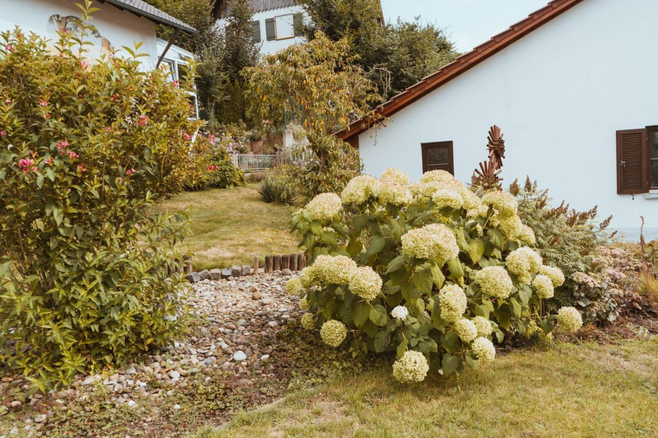 Ferienparadies Am Kammerberg - Ein Ganzes Haus Fuer Sie Alleine!!! Weissenhorn Bagian luar foto